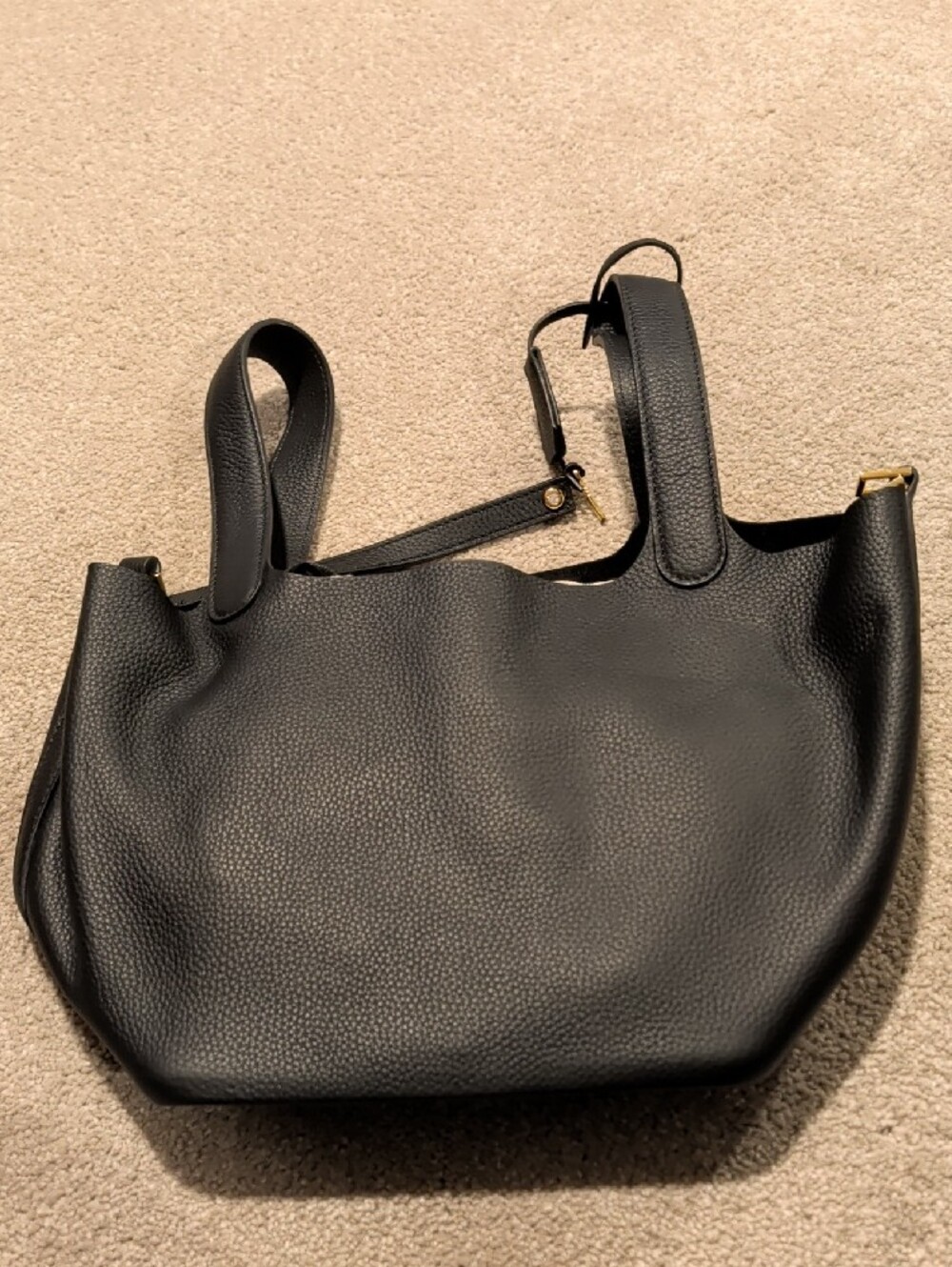 Real Genuine Leather Structured Bucket Bag Padlock Key Charm Black - Picture 8 of 8